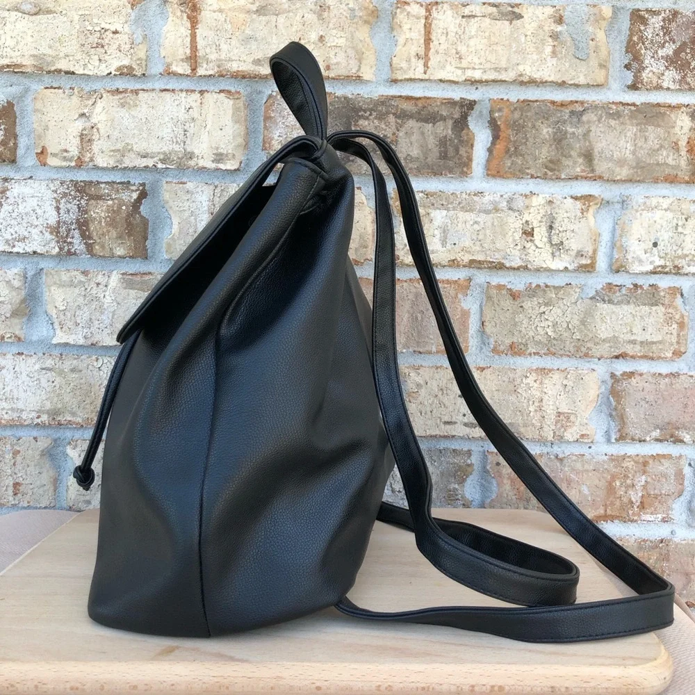 Victoria’s Secret Faux Leather Drawstring Magnet Black Backpack 15”W 12”H 6”D